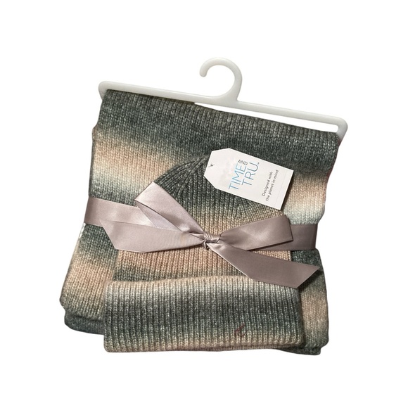 Time And Tru Ombre Tie Dye Beanie And Scarf Set - Picture 6 of 10